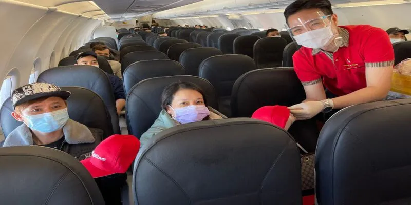 Mơ thấy đi máy bay cùng bạn bè
